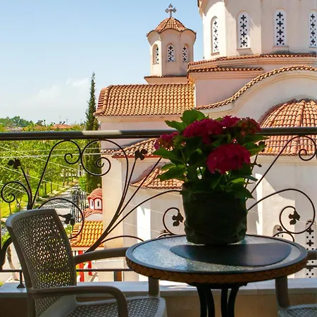 Art Aronos Hotel *